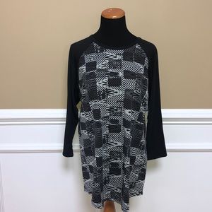 LulaRoe Randy Tee- New